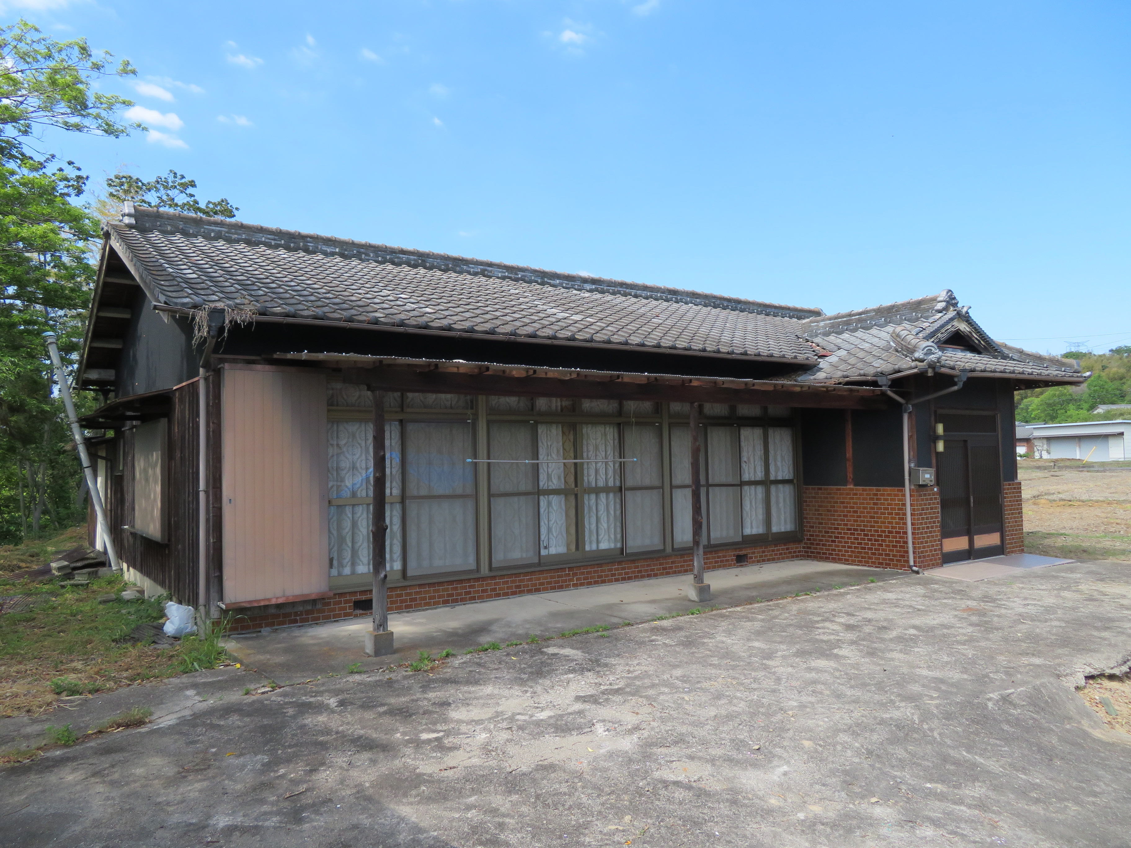 丸亀市綾歌町戸建て＋田の物件です。