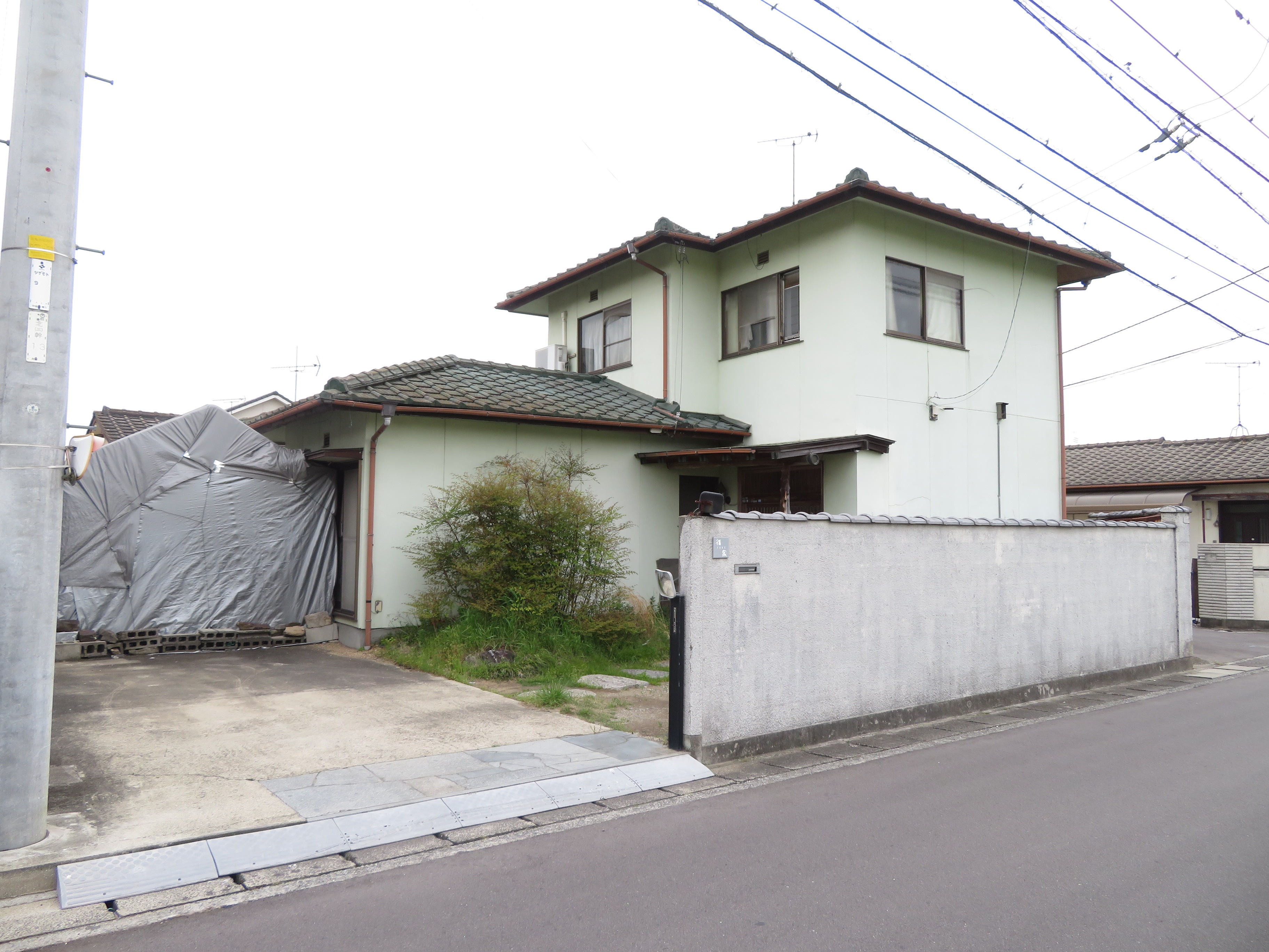 丸亀市郡家町の売り住宅です。