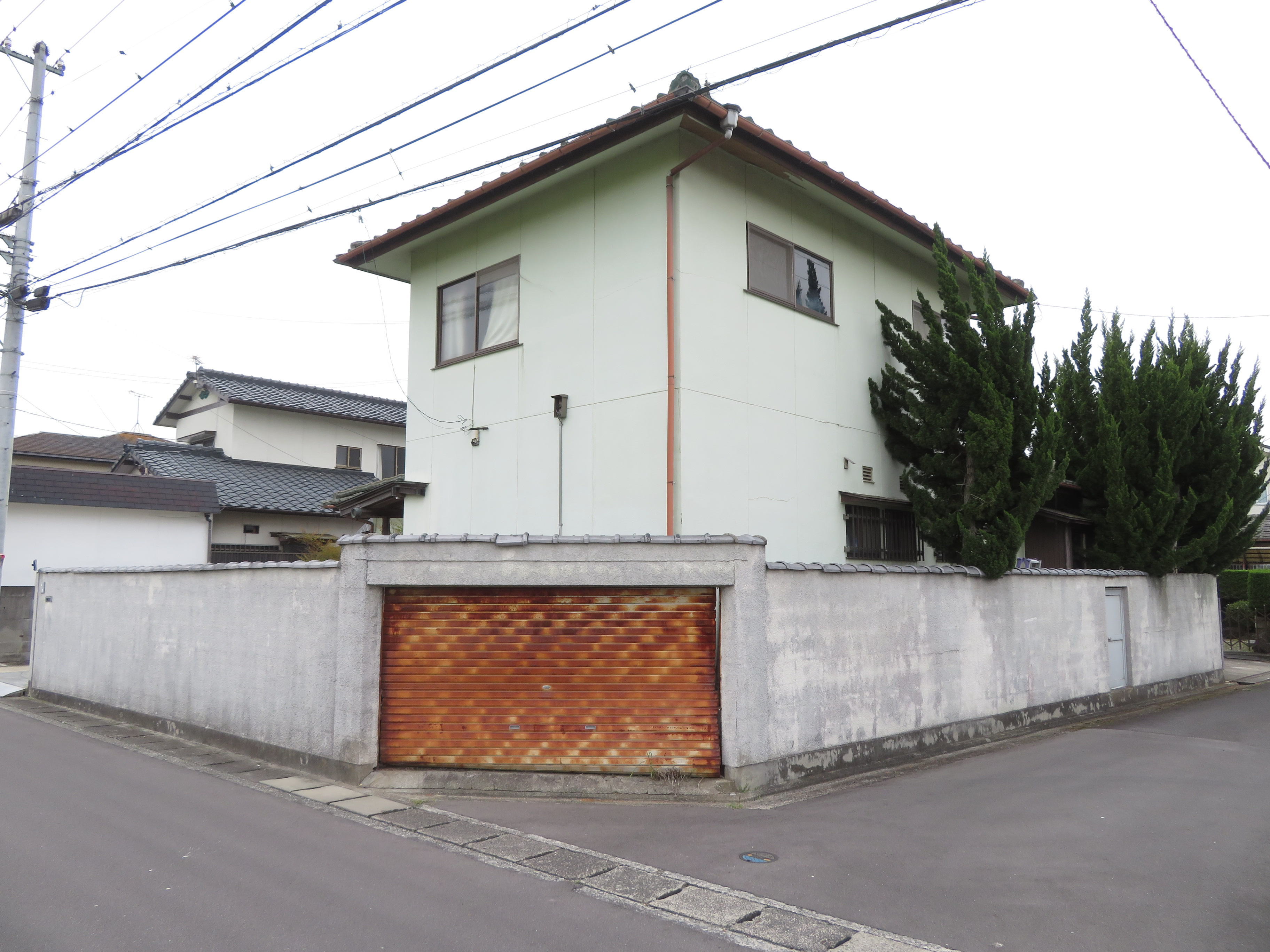 丸亀市郡家町の売り住宅です。
