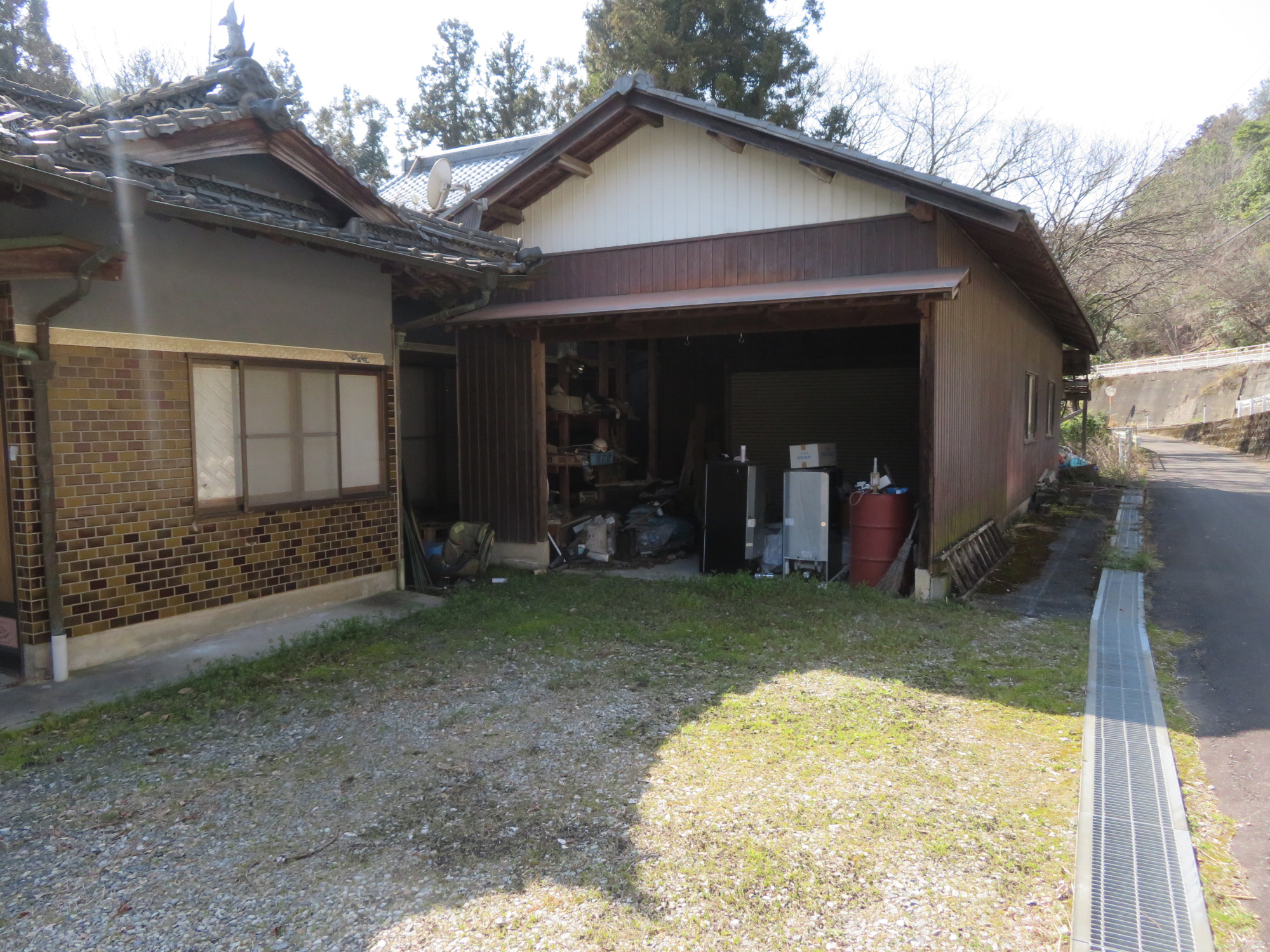 ＜居宅＞まんのう町塩入の戸建て物件です